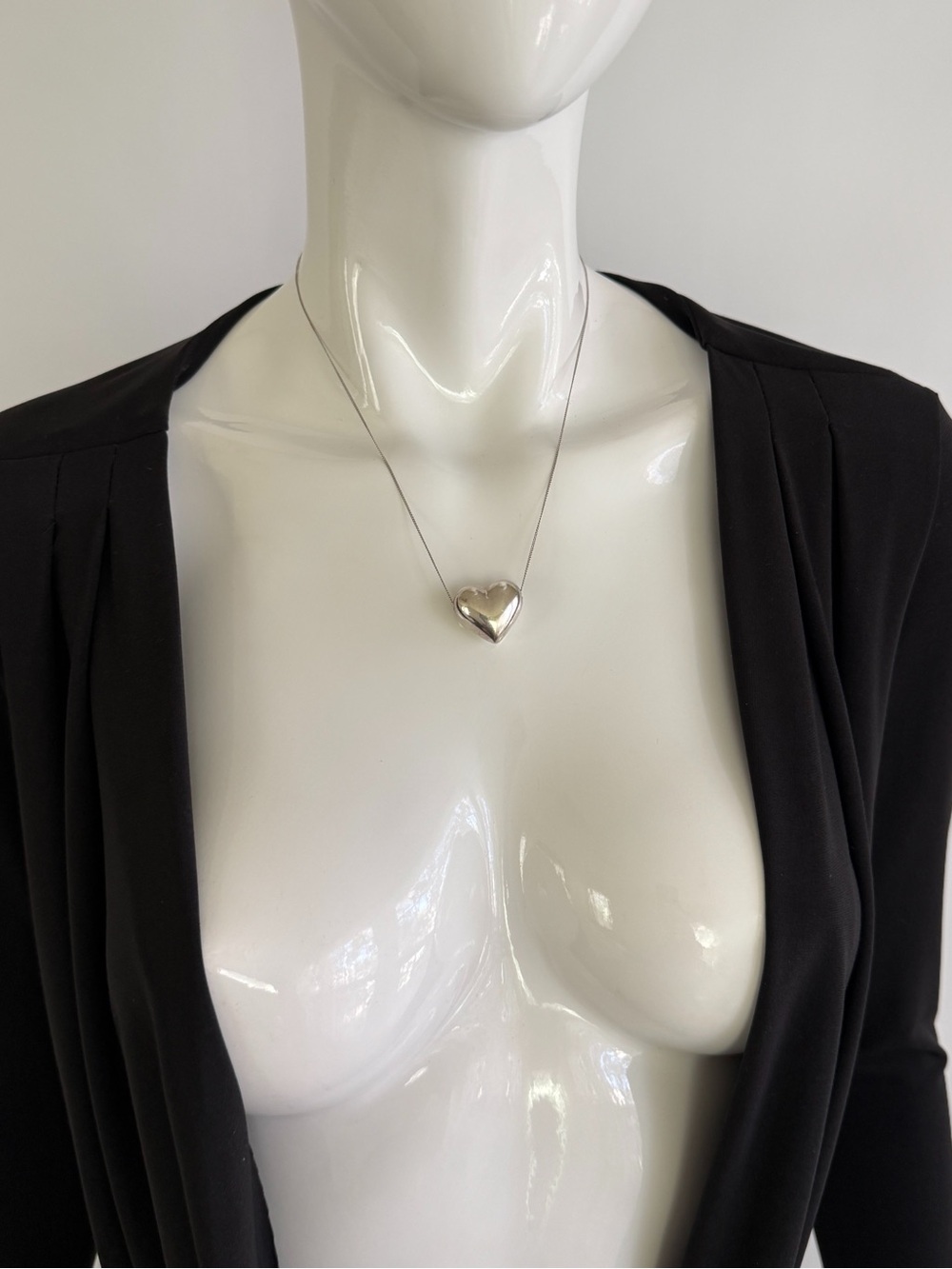 Tiffany & Co. Vintage Sterling Silver 925 Elsa Peretti Heart Necklace w/ Pouch